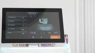 Διπλή συχνότητα Απομονωμένη βελόνα για αντιγήρανση Face Lifting Χρυσό RF Microneedle Machine